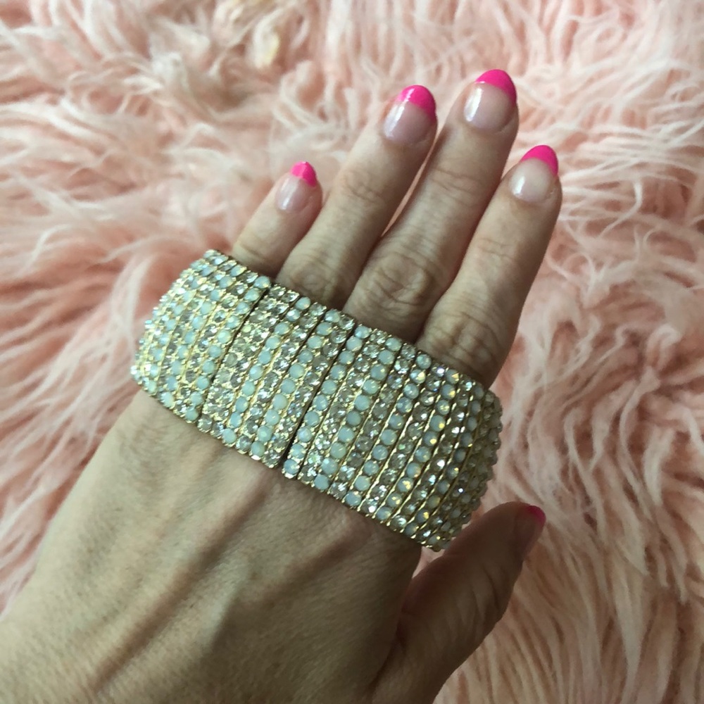 One Wink stretch sparkle bracelet